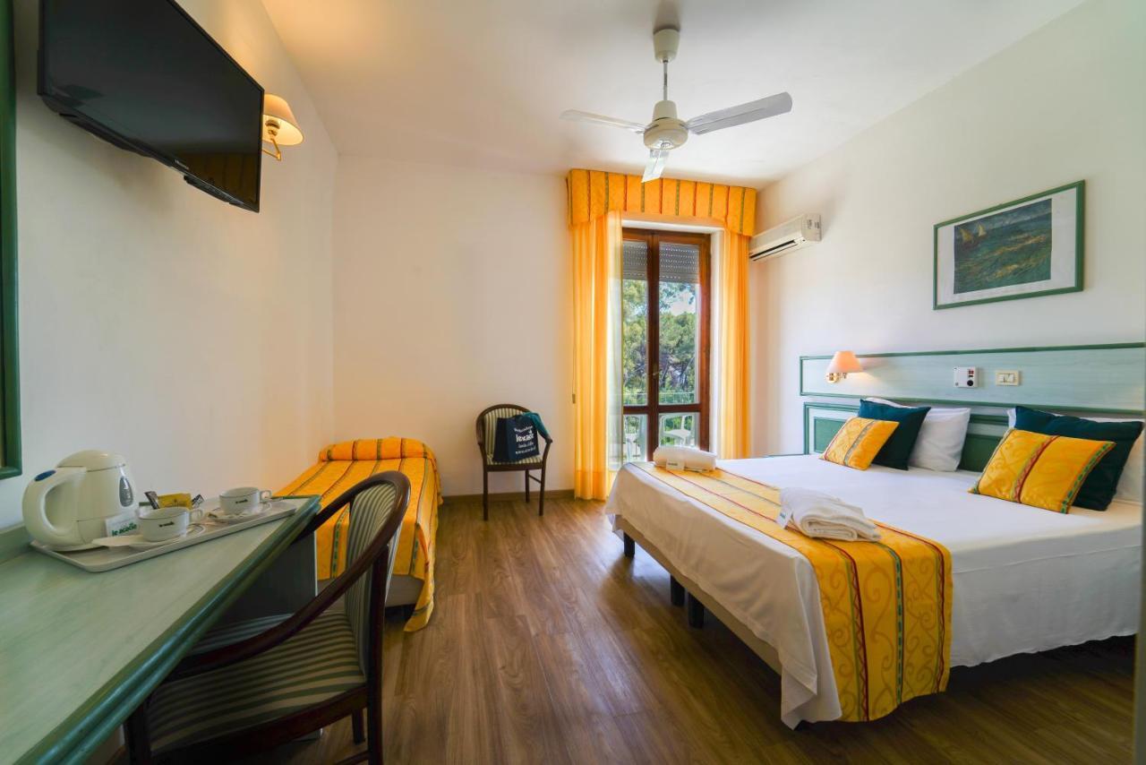 קאפוליברי Hotel Le Acacie מראה חיצוני תמונה