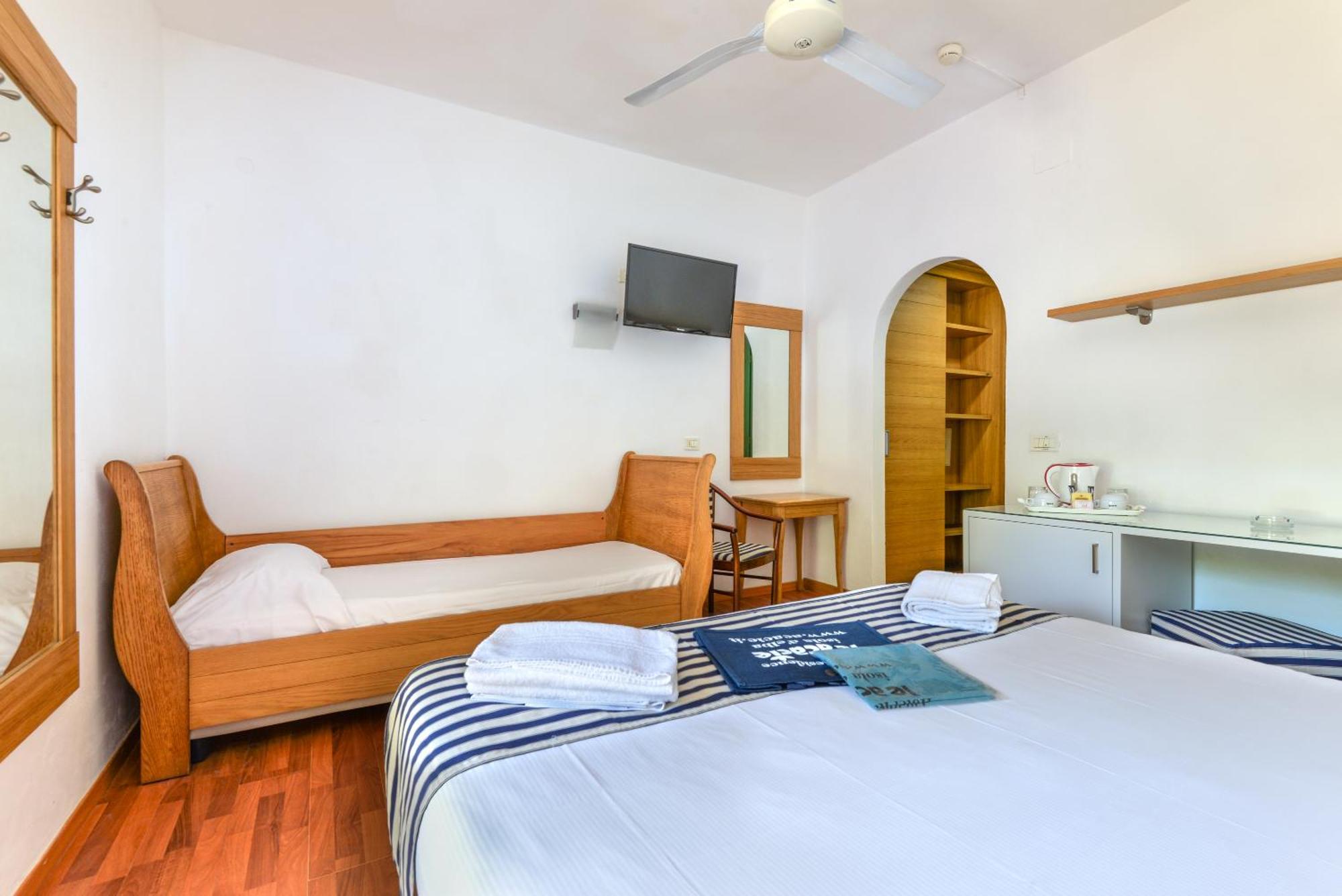 קאפוליברי Hotel Le Acacie מראה חיצוני תמונה